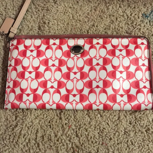 Coach - Picture 2 of 4